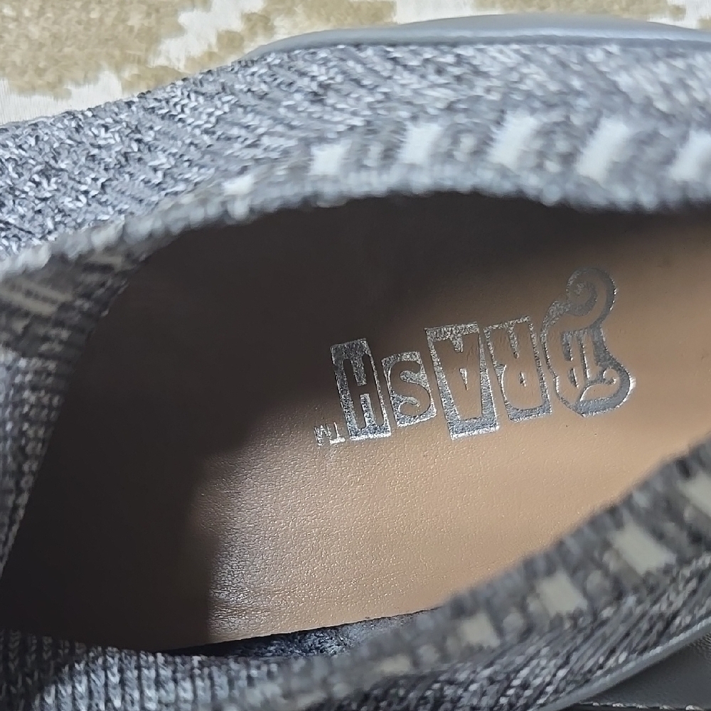 Brash Gray Knit Slip-On Sneakers with Textured Upper - Picture 12 of 13